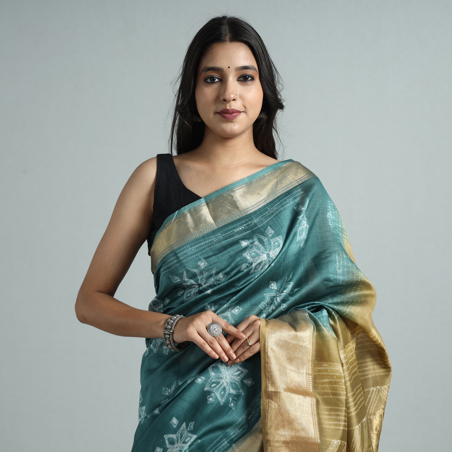 Green - Traditional Maheshwari Silk Handloom Shibori Tie-Dye Zari Work Saree 12