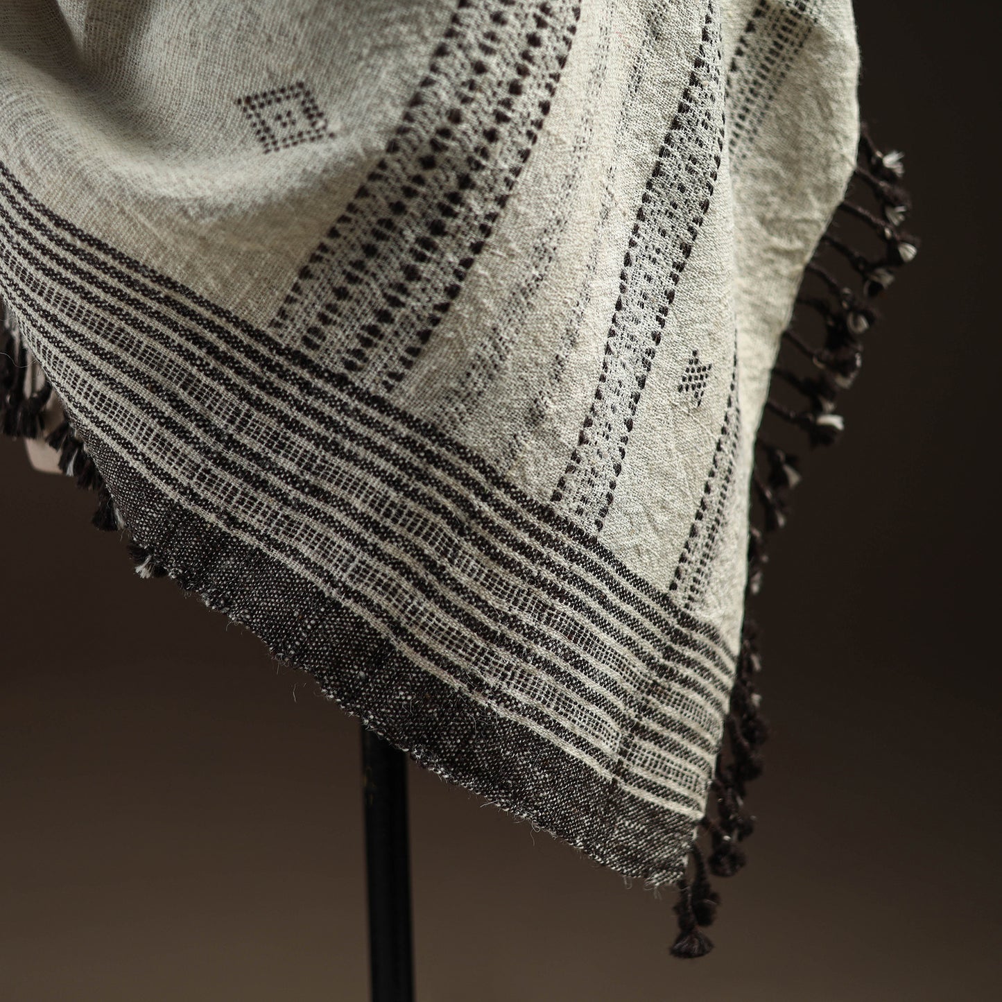 Kutch Handspun Handwoven Desi Wool Shawl 21