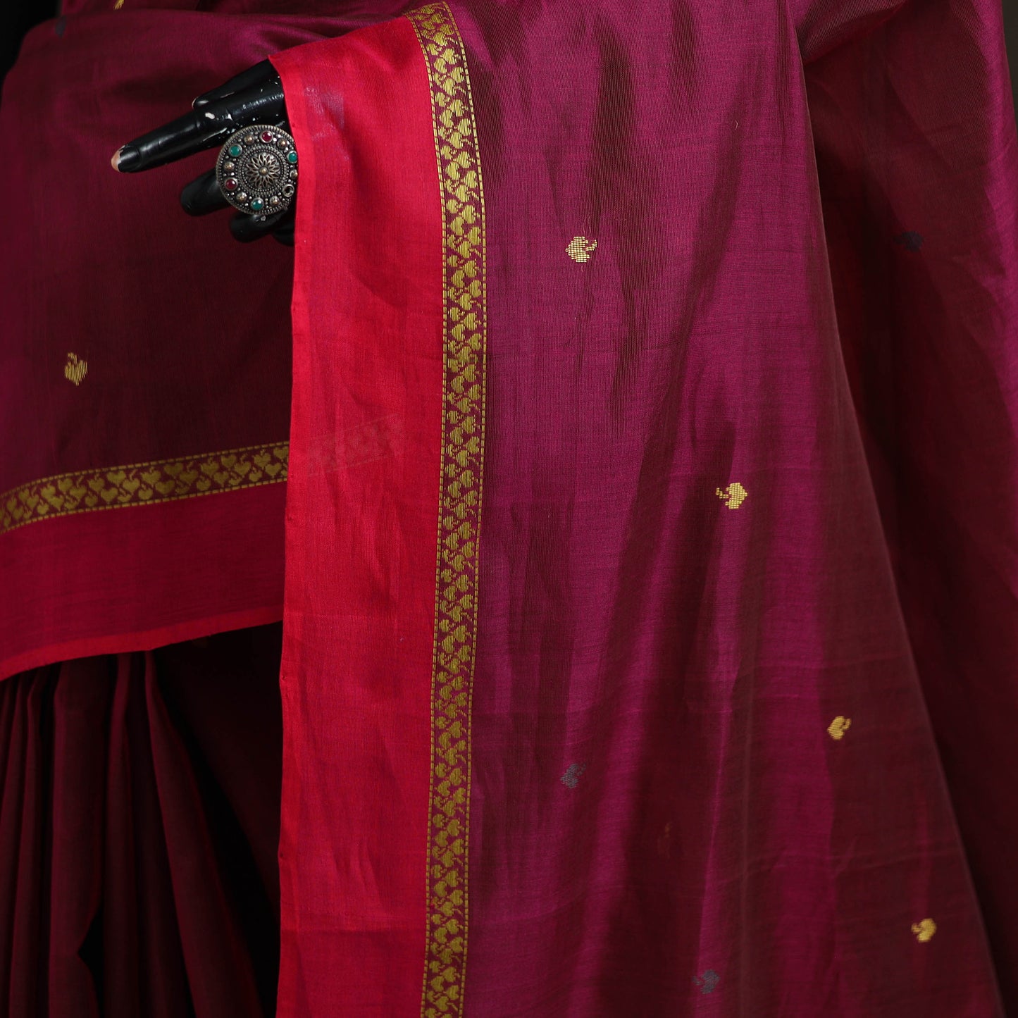 Peepal Leaf Buti Jacquard Pure Handloom Cotton Saree 21