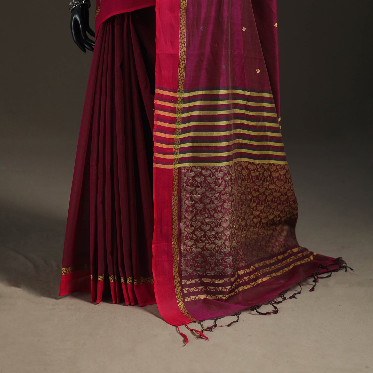 Peepal Leaf Buti Jacquard Pure Handloom Cotton Saree 21