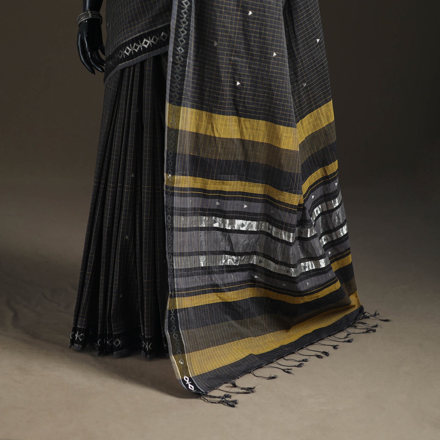 Godavari Jamdani Buti Pure Handloom Checks Cotton Saree 23