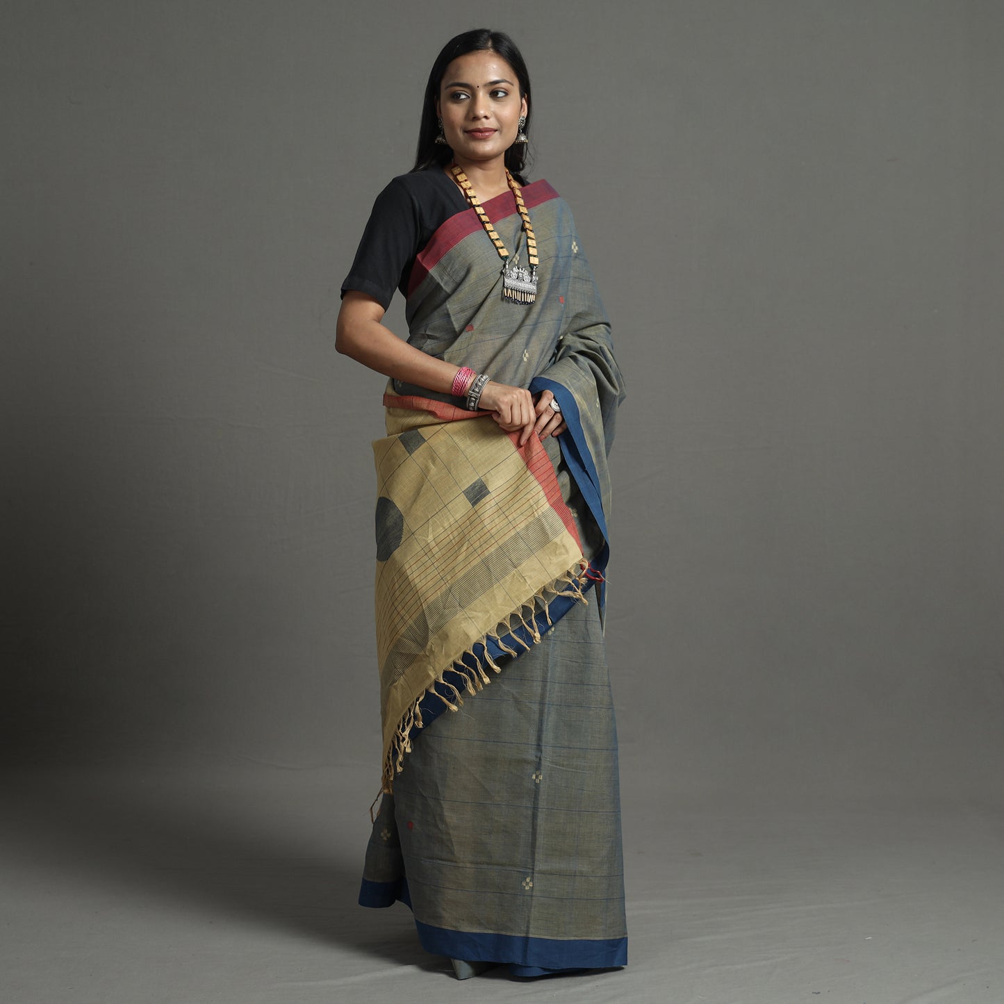 Grey - Srikakulam Jamdani Handspun Handloom Cotton Saree 25