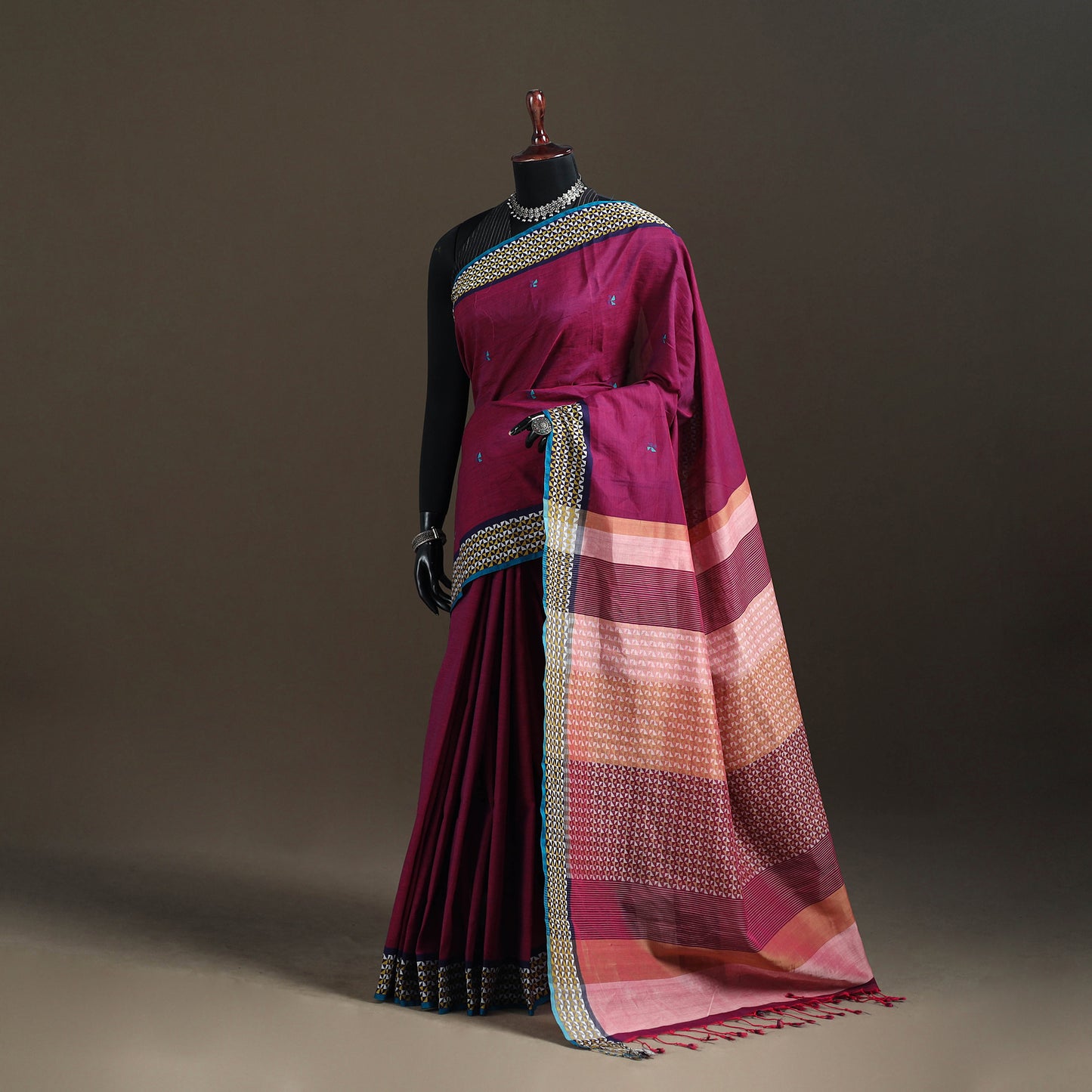 Star Flower Buti Jacquard Pure Handloom Cotton Saree 25