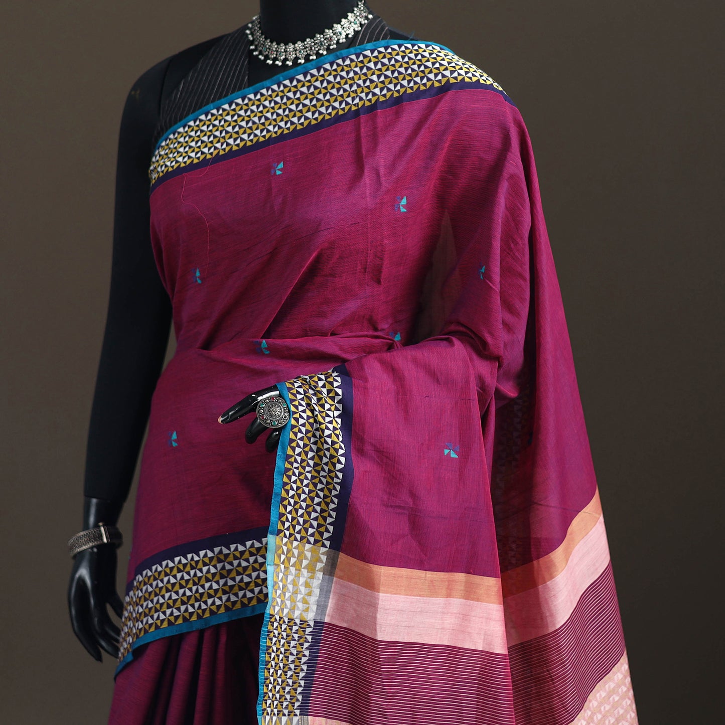Star Flower Buti Jacquard Pure Handloom Cotton Saree 25