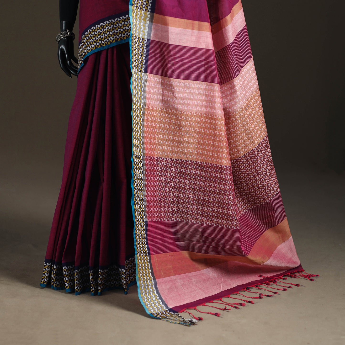 Star Flower Buti Jacquard Pure Handloom Cotton Saree 25
