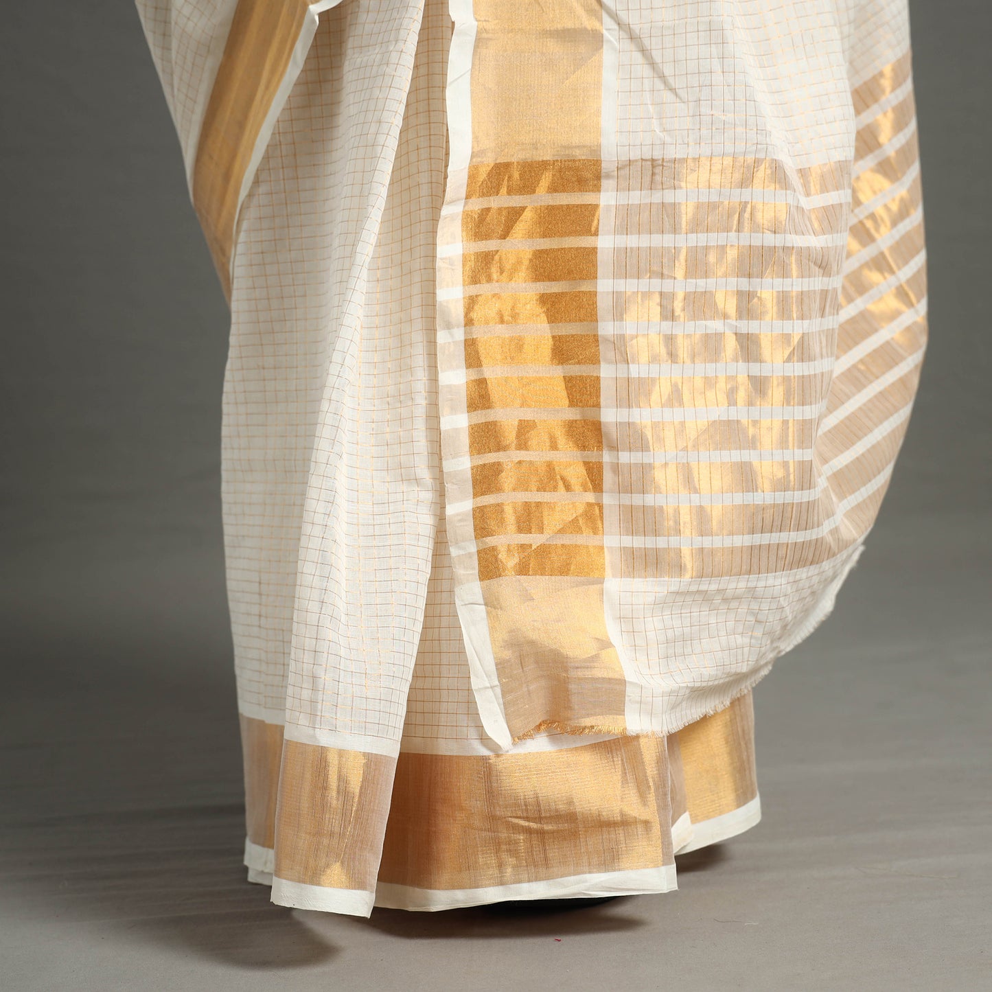 White - Traditional Venkatagiri Handloom Cotton Zari Checks Saree with One Side Zari Border 31