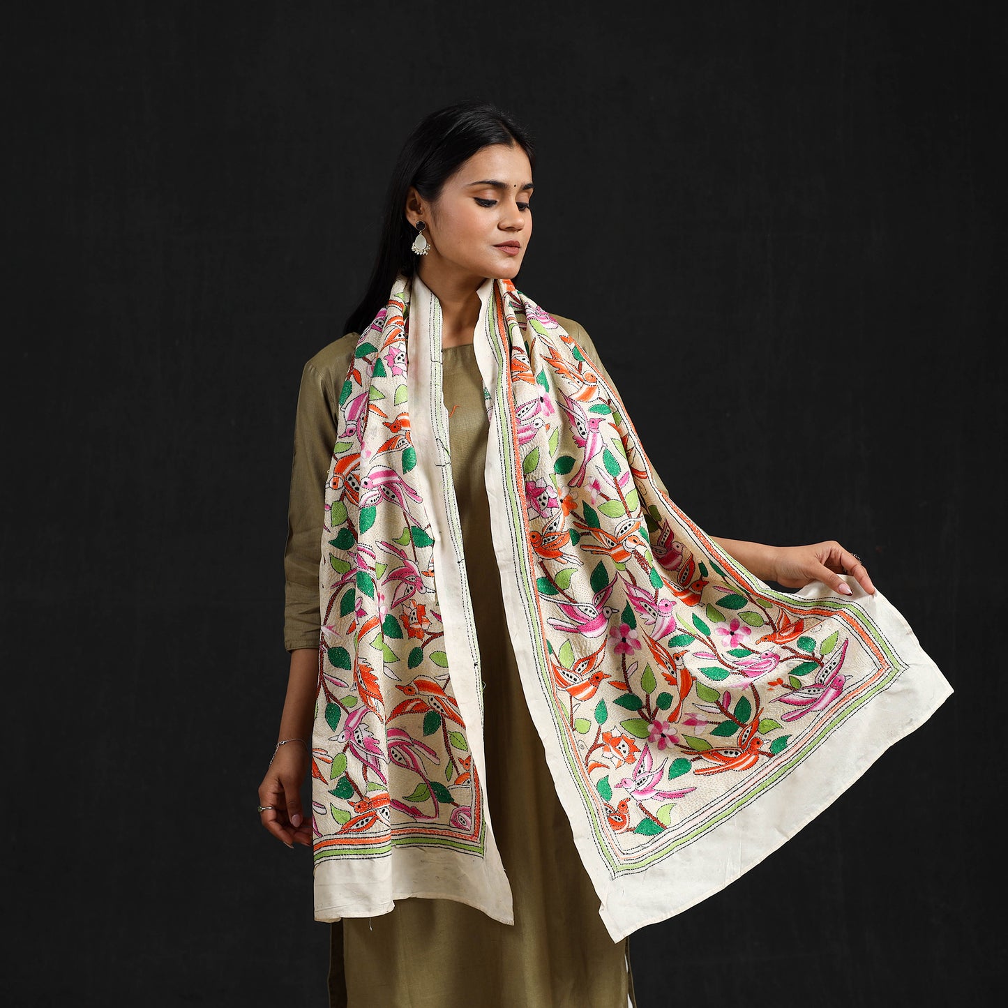 Beige - Handloom Silk Bengal Kantha Work Stole 67