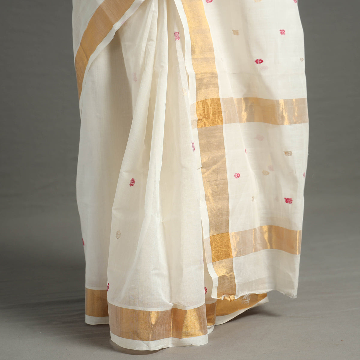 White - Traditional Venkatagiri Handloom Cotton Thread & Zari Buti Saree 29