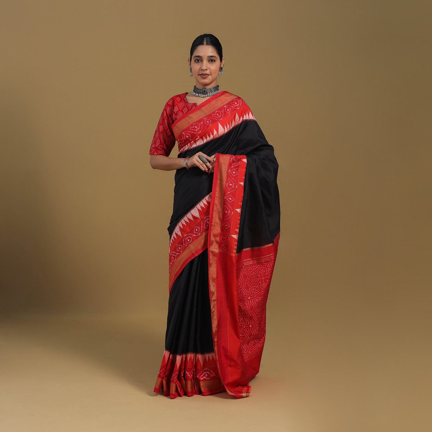 Black - Handspun Handloom Tussar Silk Pochampally Ikat Saree 03