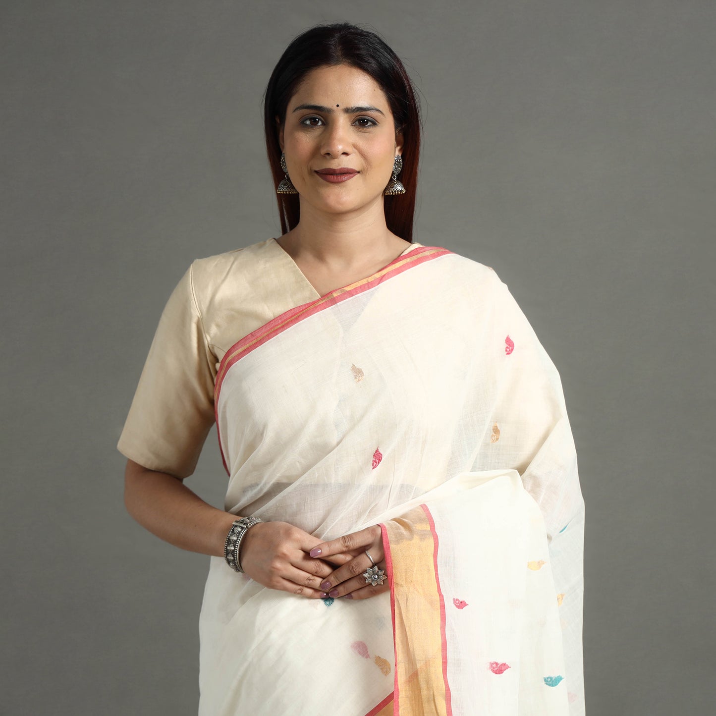 White - Traditional Venkatagiri Handloom Cotton Thread & Zari Buti Saree 27