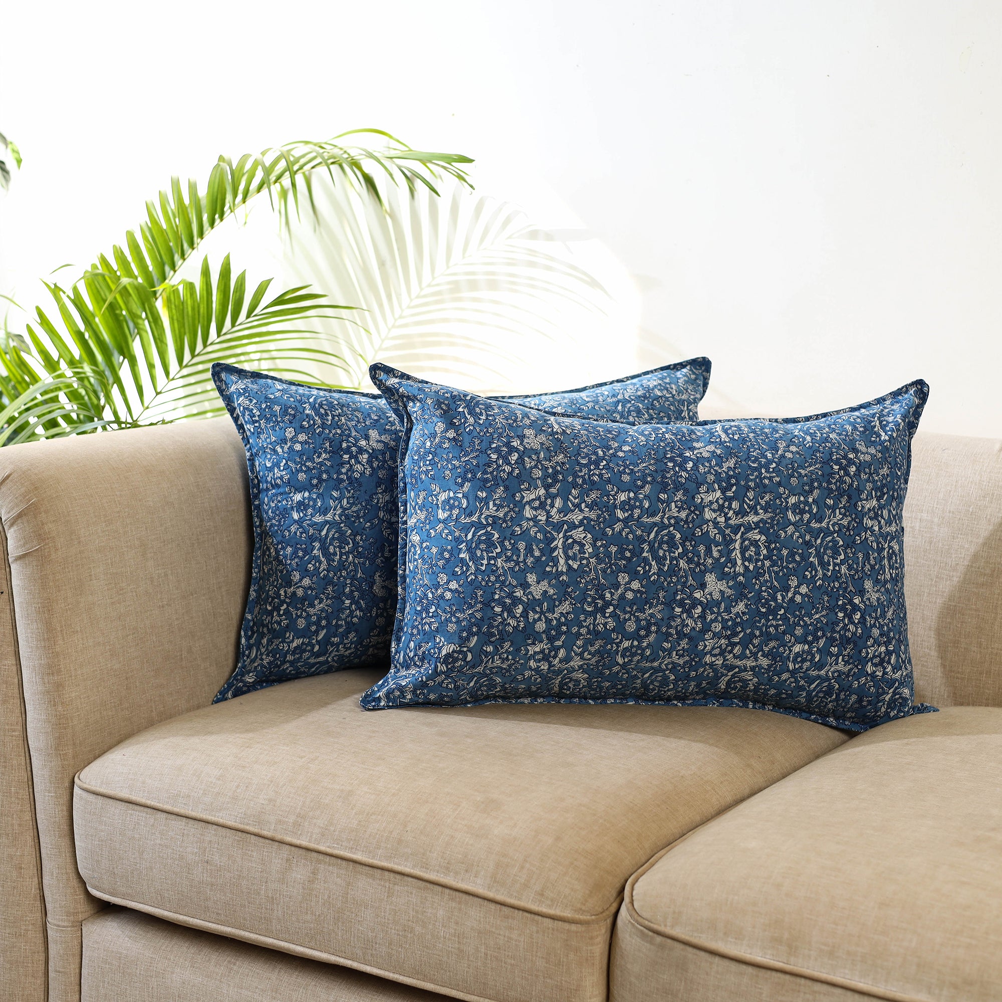 everyone TRAY CUSHION design by Vincent