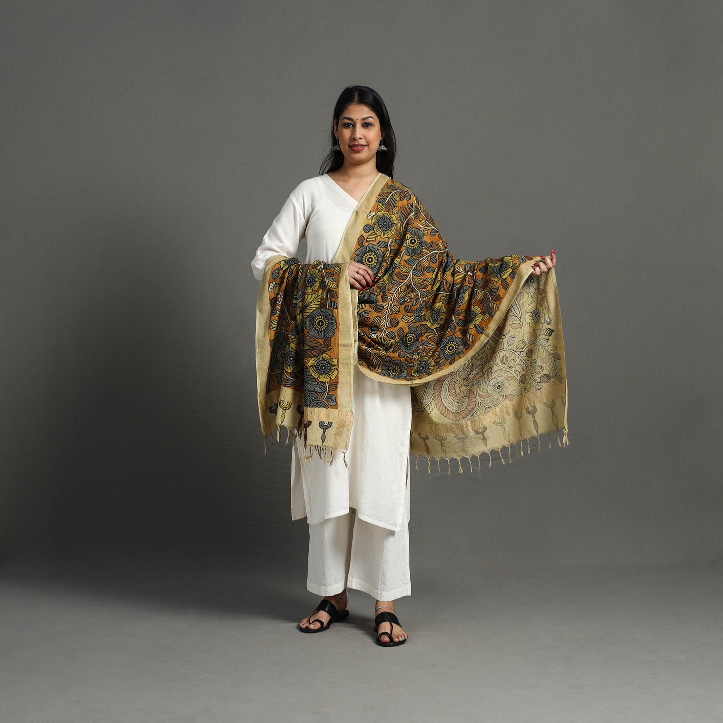 Mangalagiri Cotton Handpainted Pen Work Kalamkari Dupatta 01