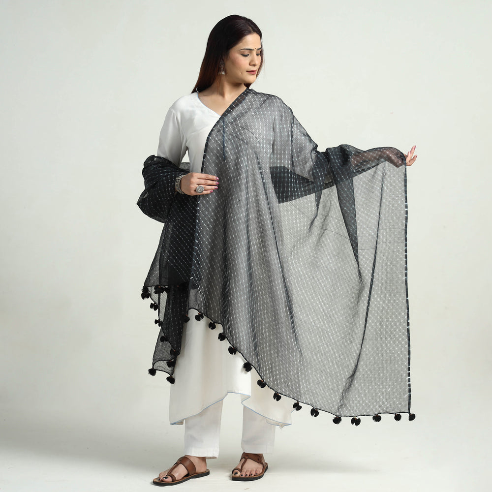 Black - Leheriya Tie-Dye Mothra Kota Doria Cotton Dupatta with Tassels 08