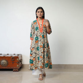 Beige - Printed Cotton Flared Kalamkari Kurta with Patchwork 03