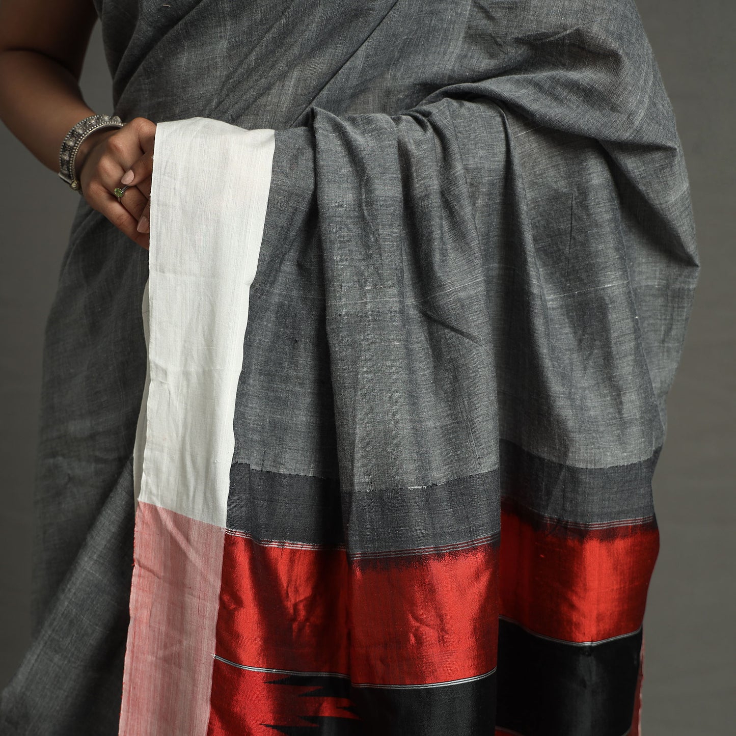 Grey - Ilkal Handloom Cotton Saree With Chikki Paras Border 13