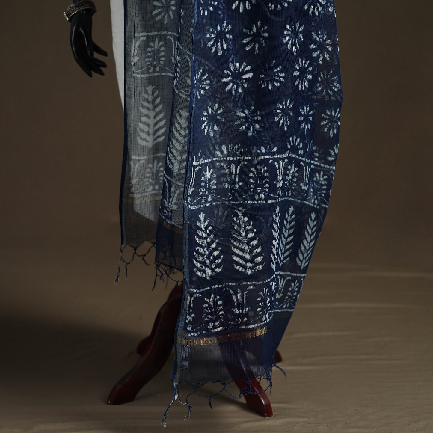 Pipad Hand Block Print Natural Dyed Kota Doria Cotton Dupatta 17