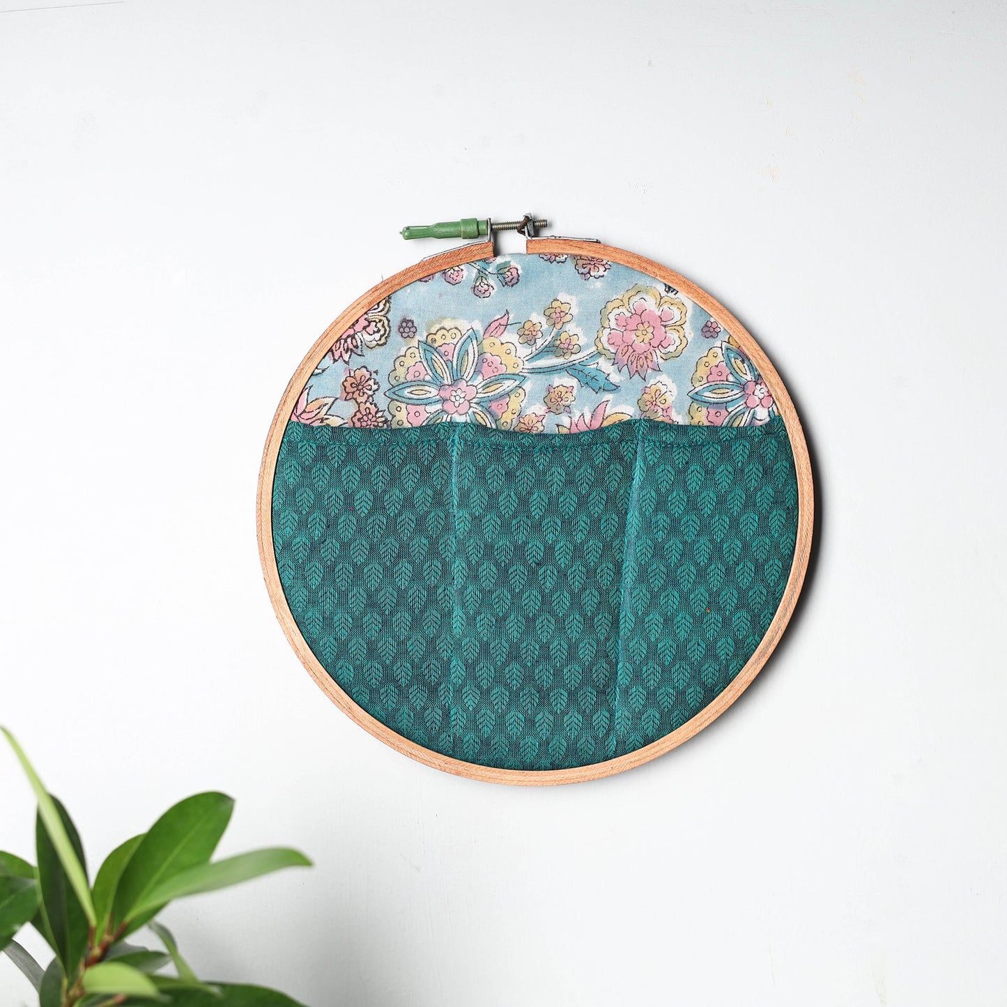 Embroidery Hoop Wall Decor (Small) 40