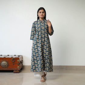 Green - Printed Cotton A-Line Kalamkari Kurta 11
