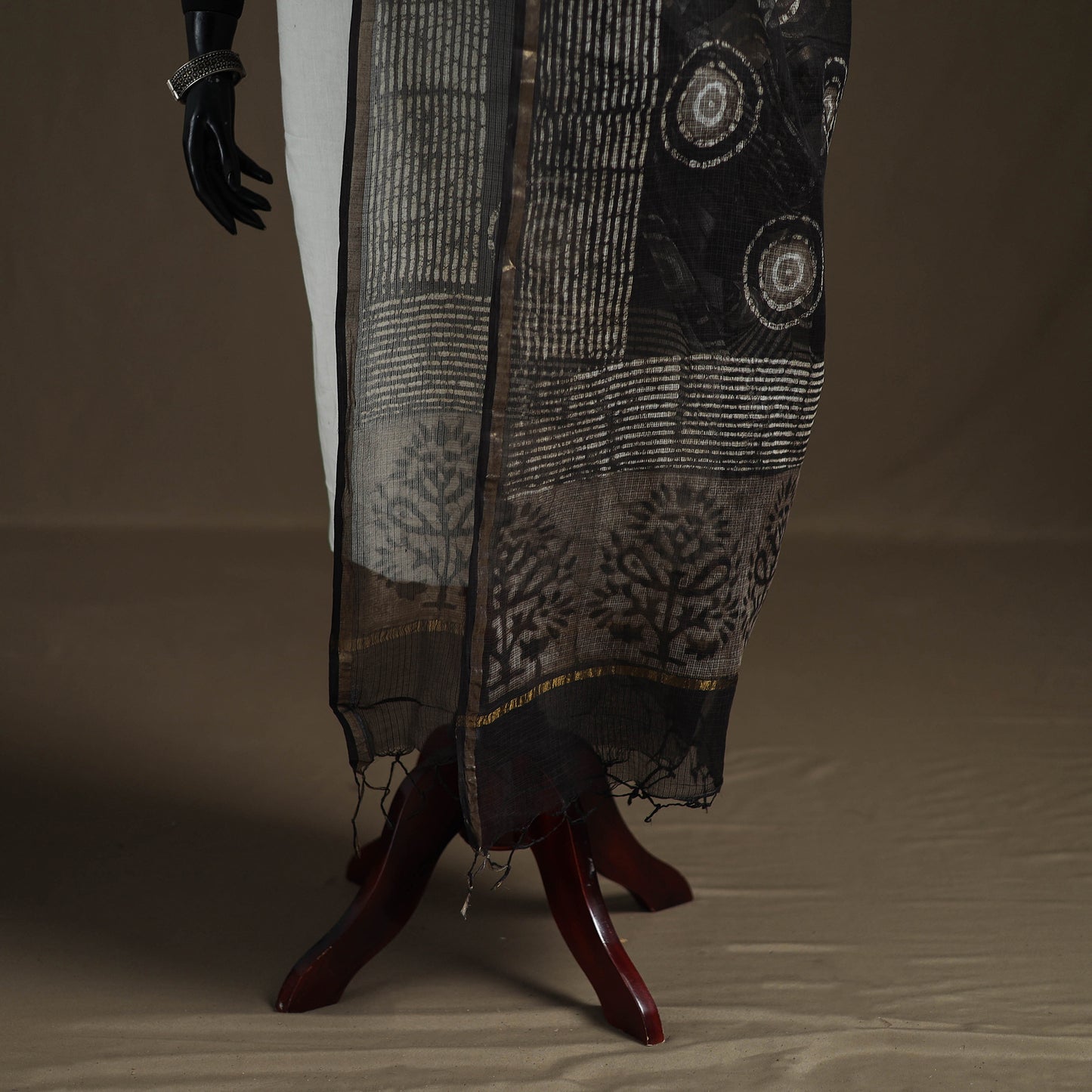 Pipad Hand Block Print Natural Dyed Kota Doria Cotton Dupatta 29