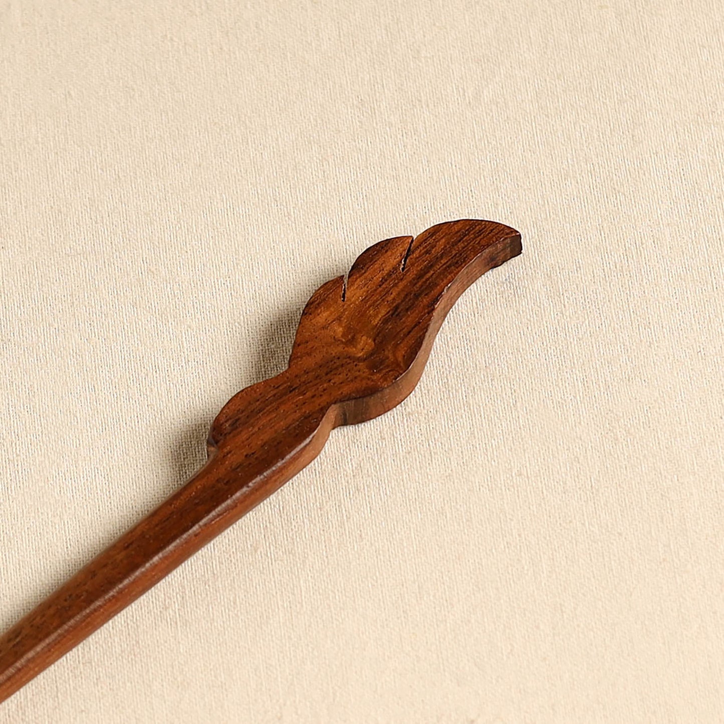 Hand Carved Sheesham Wood Juda Stick 01