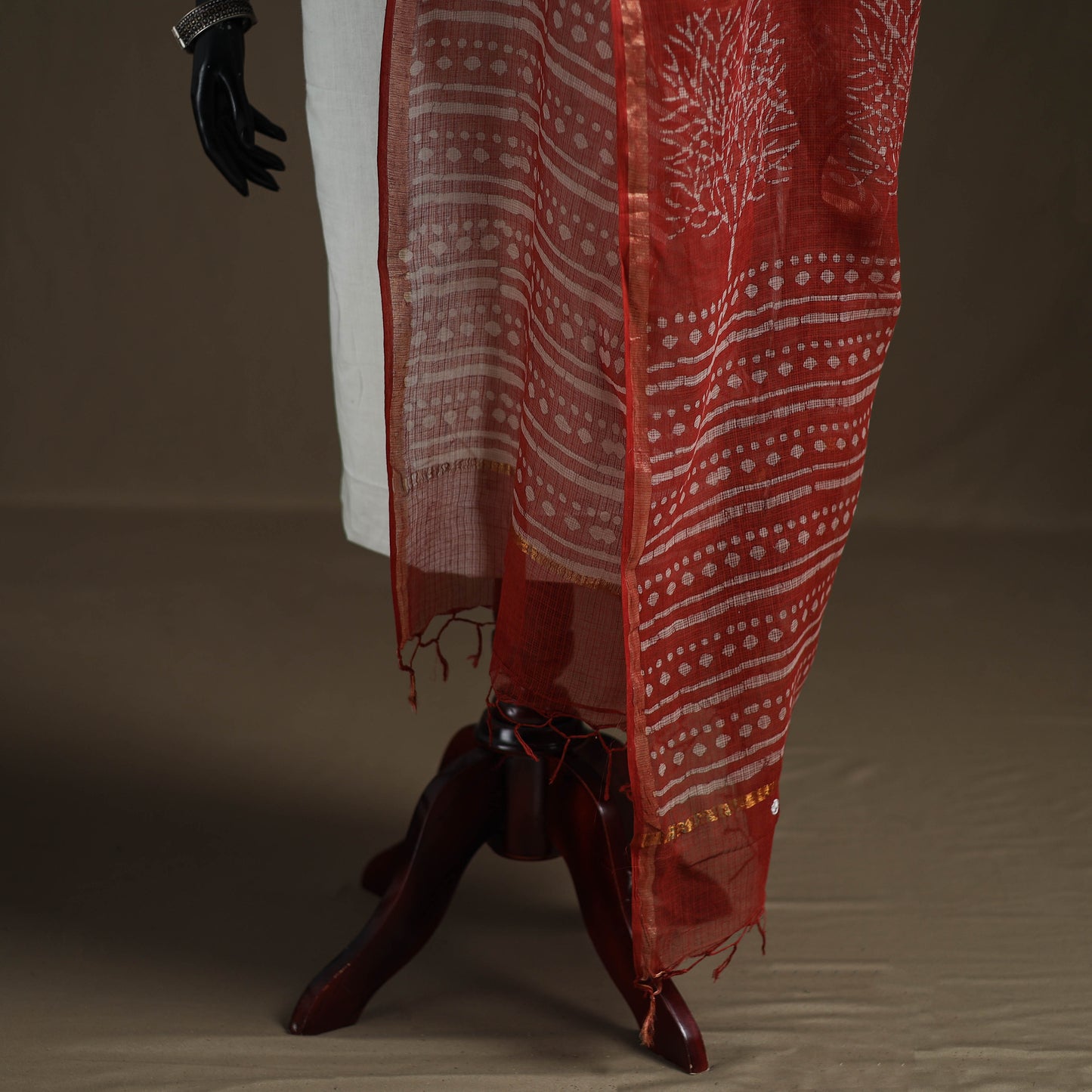 Pipad Hand Block Print Natural Dyed Kota Doria Cotton Dupatta 33