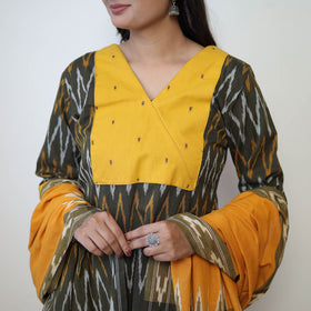 Buy Green Handloom Cotton Pochampally Ikat Kurta Set 