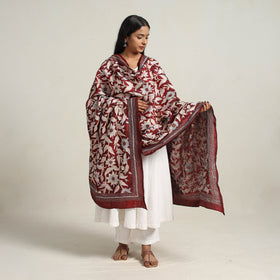 Buy Hand Embroidered Bengal Kantha Work Dupatta Online