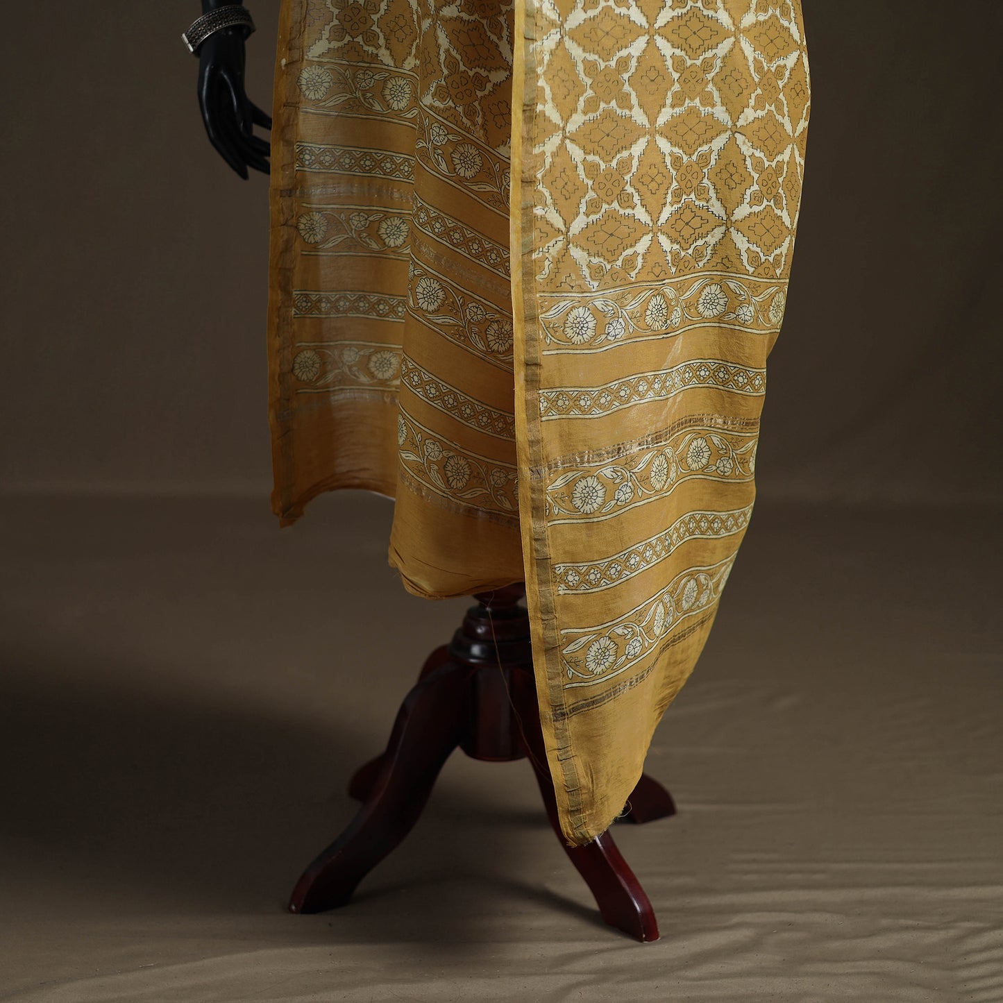 Akola Dabu Hand Block Print Chanderi Silk Handloom Dupatta 03