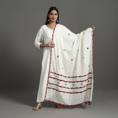 White - Applique Patchwork Cotton Tagai Kantha Dupatta 56