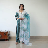 Green - Handloom Cotton Pochampally Ikat Kurta Set with Dupatta 04