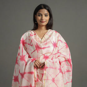 Buy Shibori Tie-Dye Handloom Chanderi Silk Dupatta with Zari Border 62 Online at iTokri.com