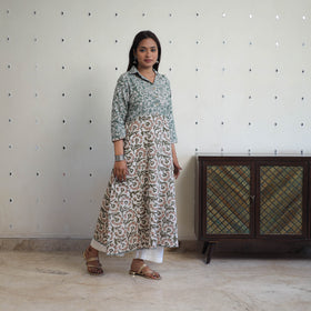 Green - Cotton A-Line Batik Print Kurta 05