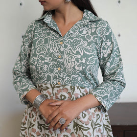 Green - Cotton A-Line Batik Print Kurta 05