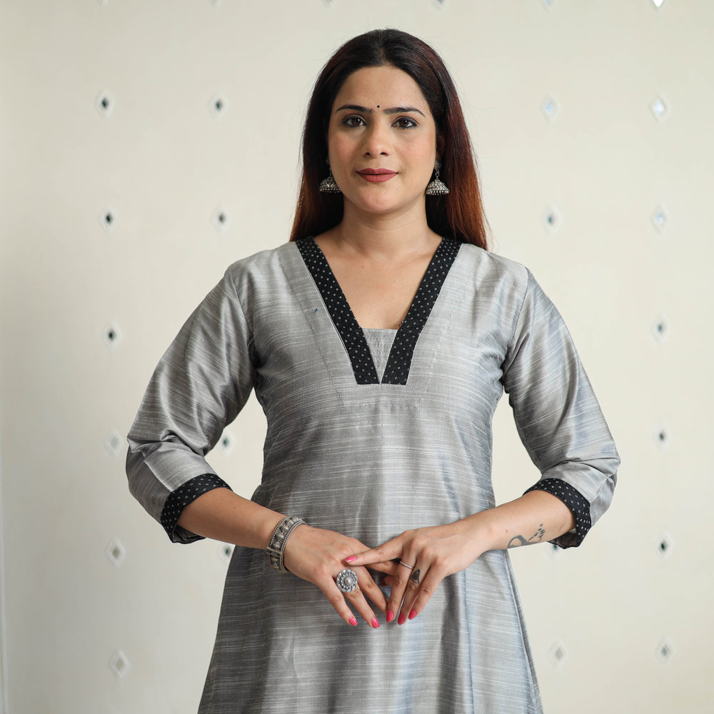 Grey - Plain Solid Slub Silk Mashru Patchwork A-Line Kurta 21