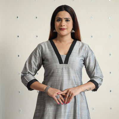 Grey - Plain Solid Slub Silk Mashru Patchwork A-Line Kurta 21