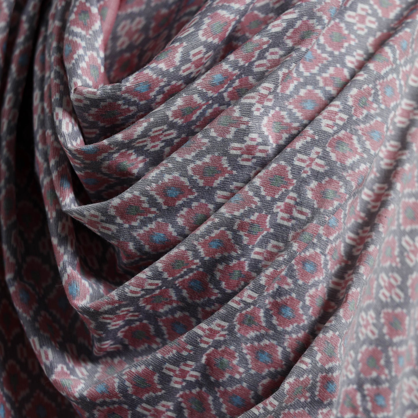 Pochampally Ikat Pure Handwoven Merino Wool x Silk Shawl 02
