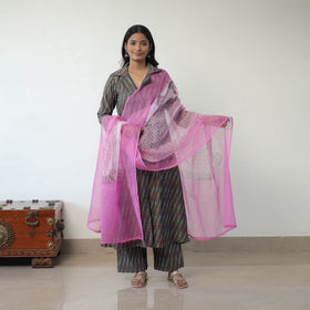 Grey - Handloom Cotton Pochampally Ikat Kurta Set with Dupatta 10