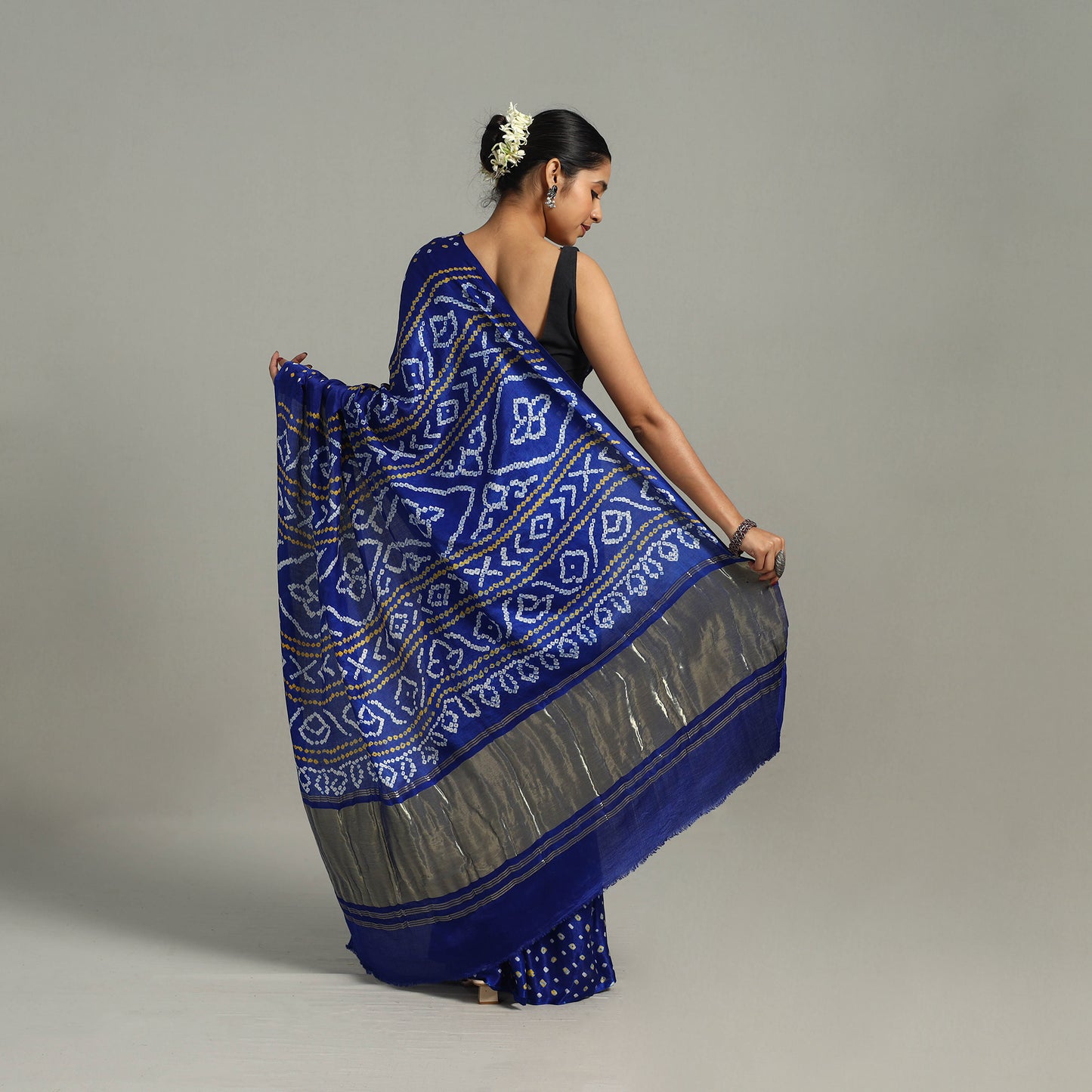 Kutch Tie-Dye Gajji Silk Bandhani Saree with Blouse Piece 09