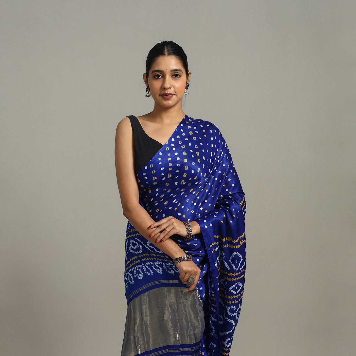 Kutch Tie-Dye Gajji Silk Bandhani Saree with Blouse Piece 09