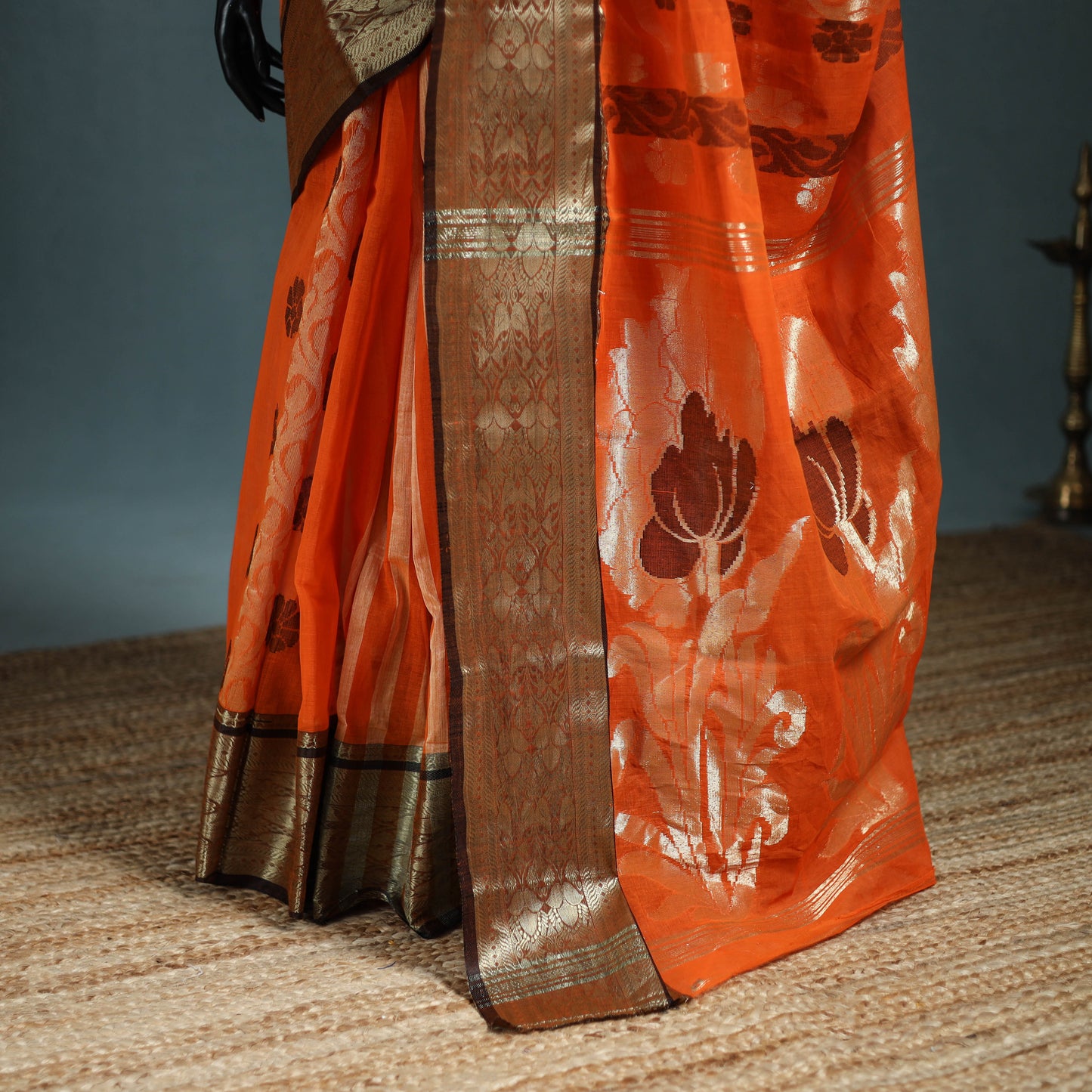 Pure Cotton Handloom Bengal Tant Saree with Zari & Thread Work 01