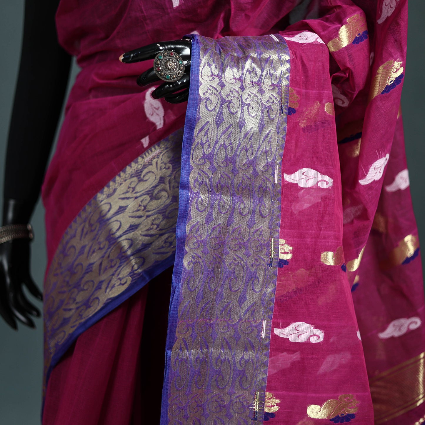 Pure Cotton Handloom Bengal Tant Saree with Zari & Thread Work 02