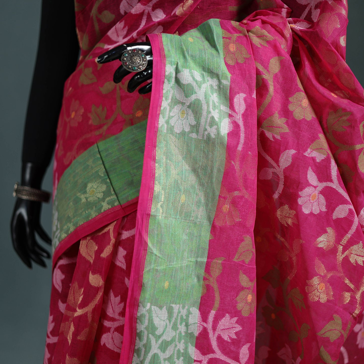 Pure Cotton Handloom Bengal Tant Saree with Zari & Thread Work 03