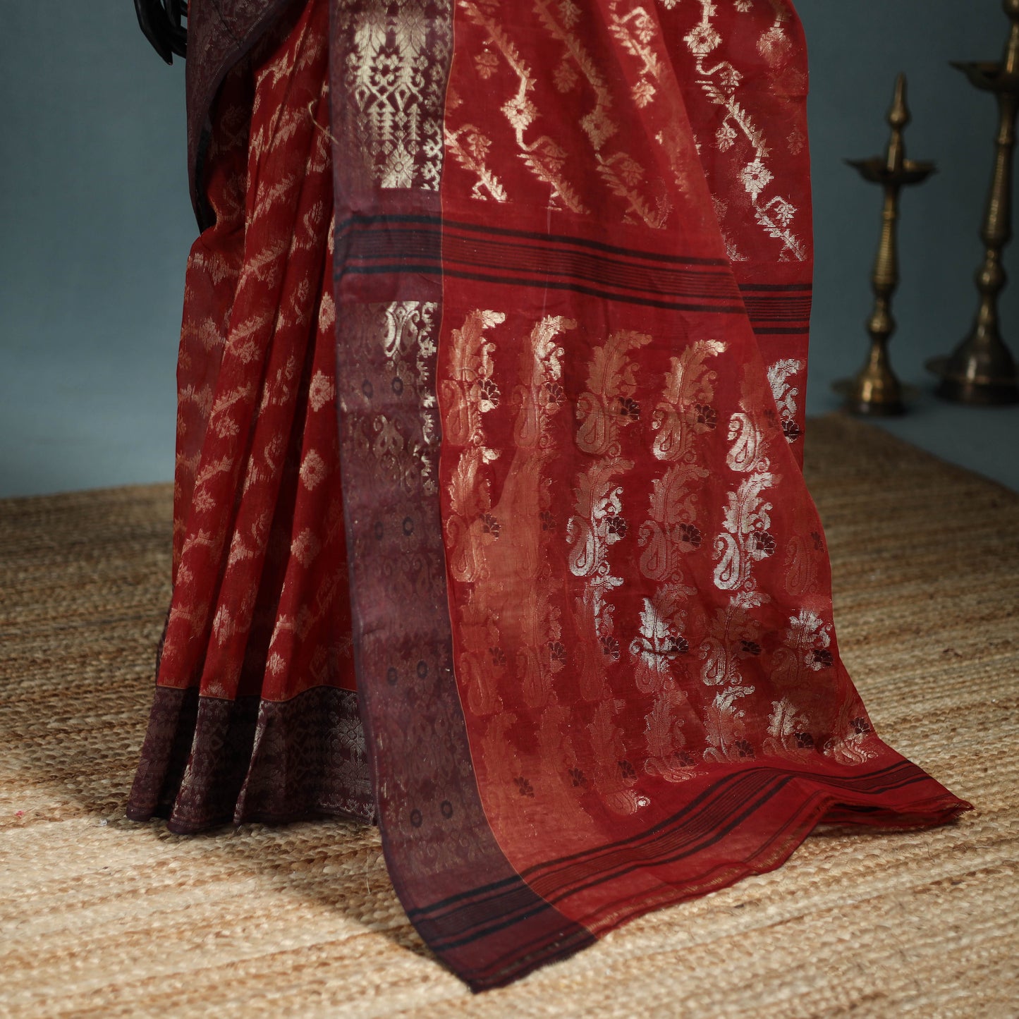 Pure Cotton Handloom Bengal Tant Saree with Zari & Thread Work 04