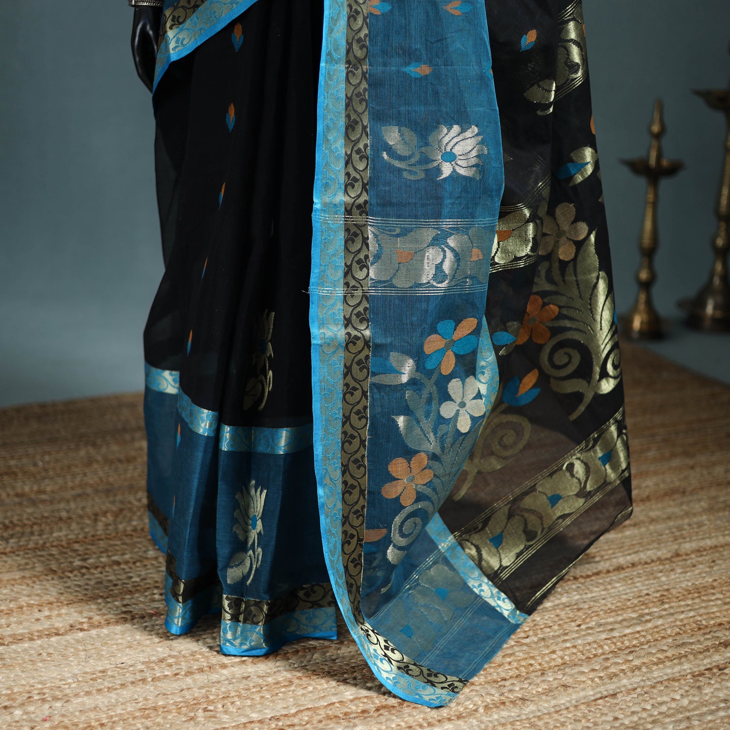 Pure Cotton Handloom Bengal Tant Saree with Zari & Thread Work 05
