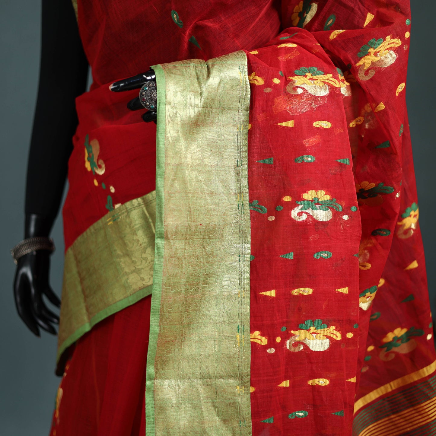Pure Cotton Handloom Bengal Tant Saree with Zari & Thread Work 06