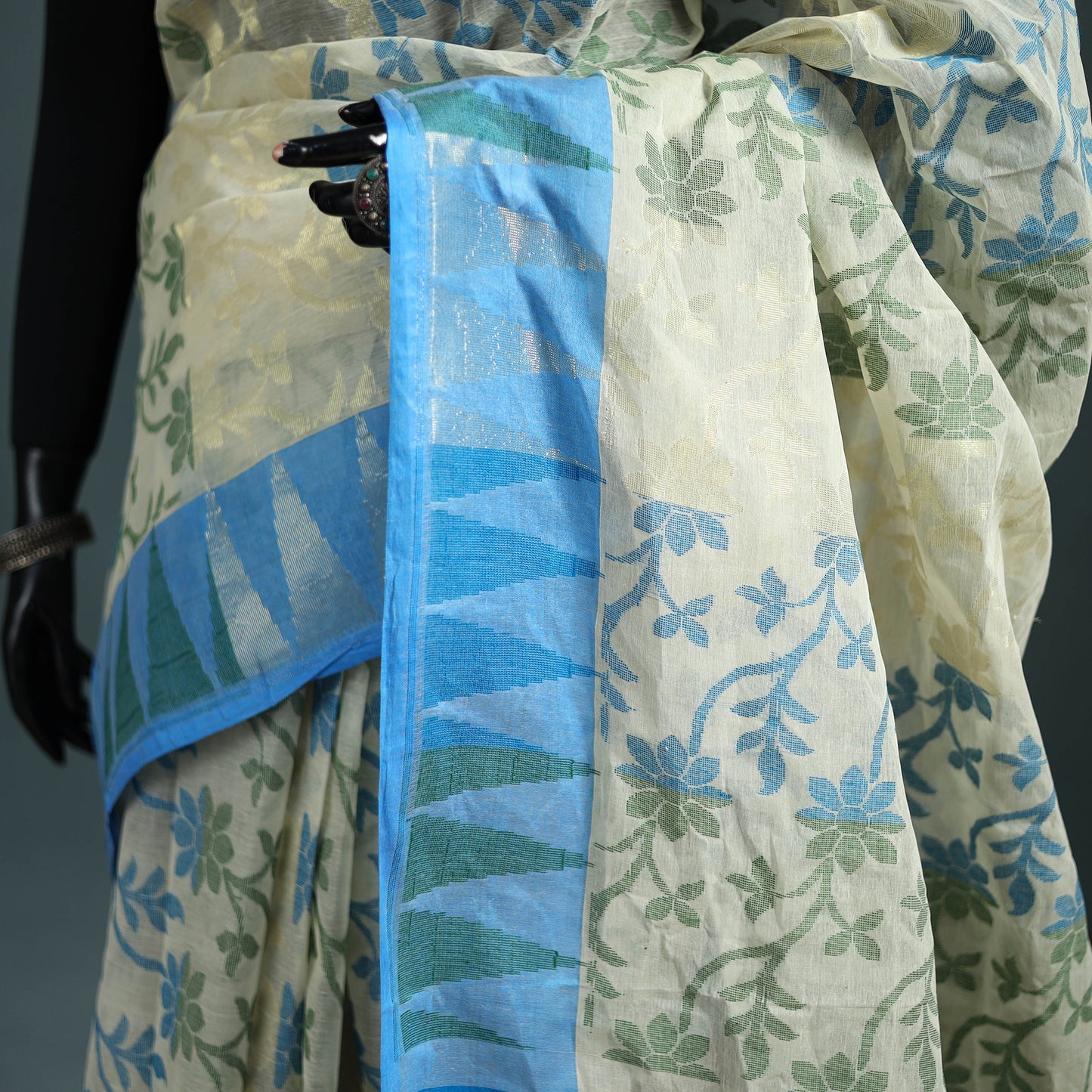 Pure Cotton Handloom Bengal Tant Saree with Zari & Thread Work 07