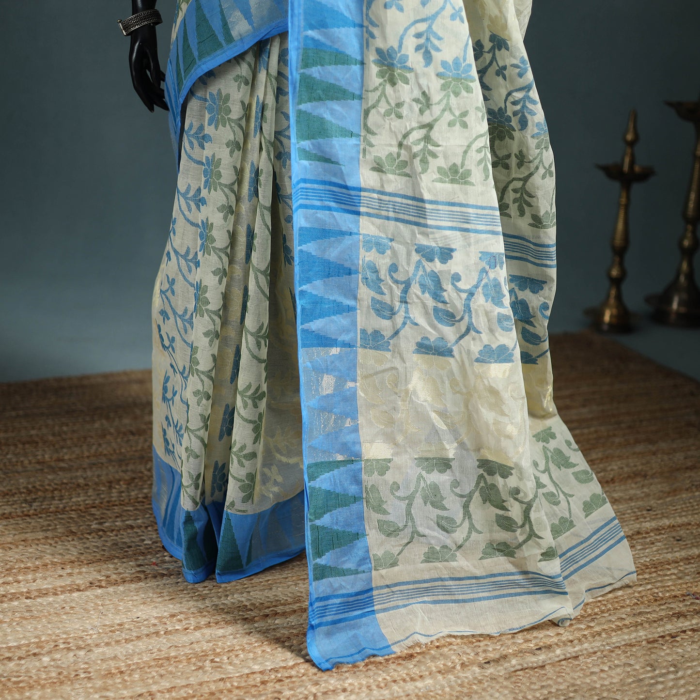 Pure Cotton Handloom Bengal Tant Saree with Zari & Thread Work 07
