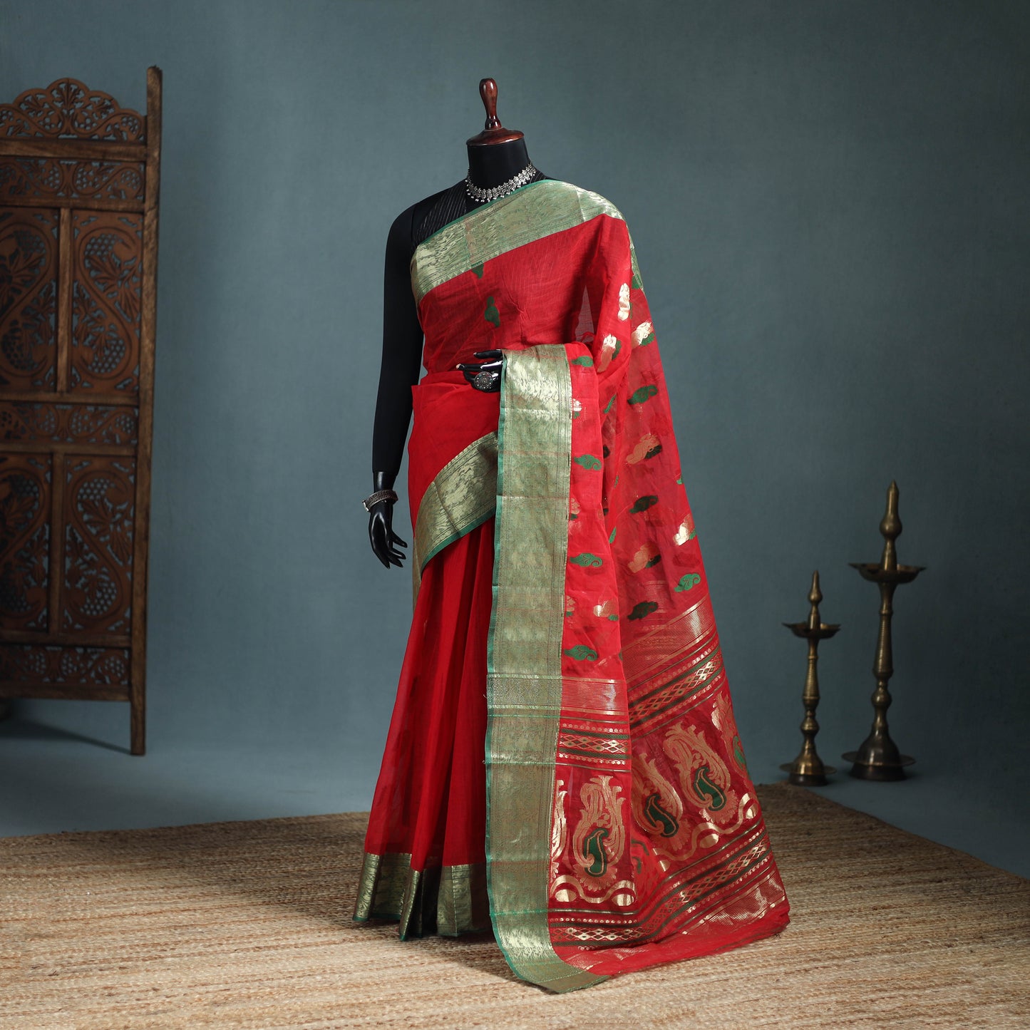 Pure Cotton Handloom Bengal Tant Saree with Zari & Thread Work 08