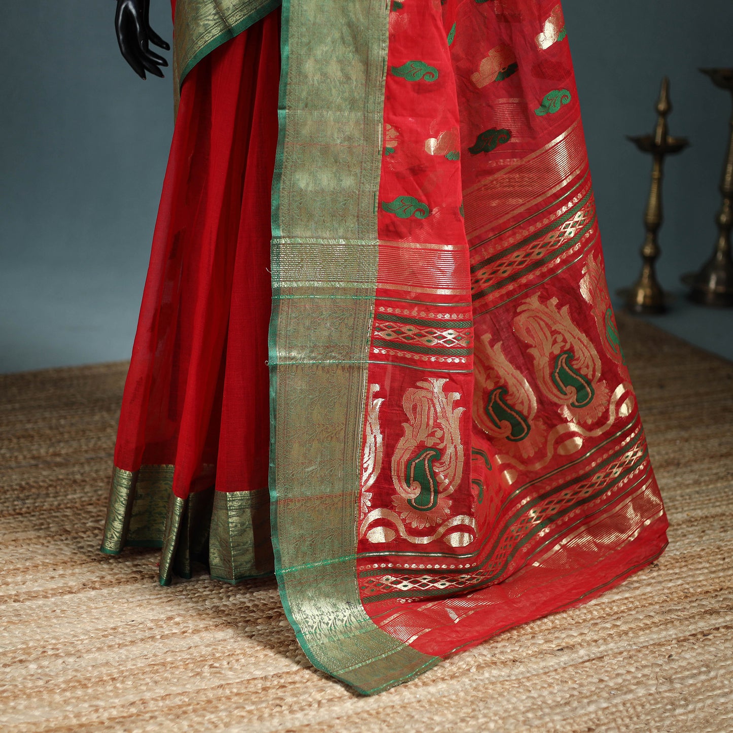 Pure Cotton Handloom Bengal Tant Saree with Zari & Thread Work 08