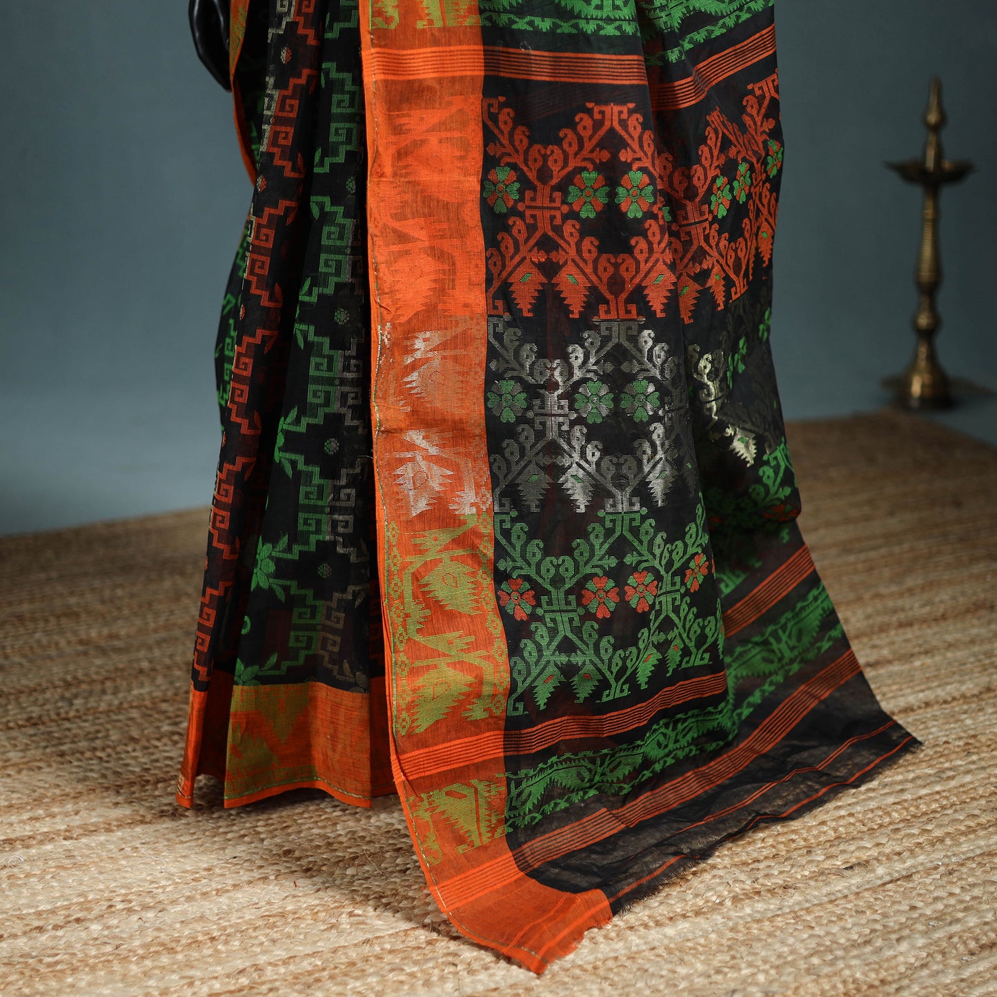 Pure Cotton Handloom Bengal Tant Saree with Zari & Thread Work 09